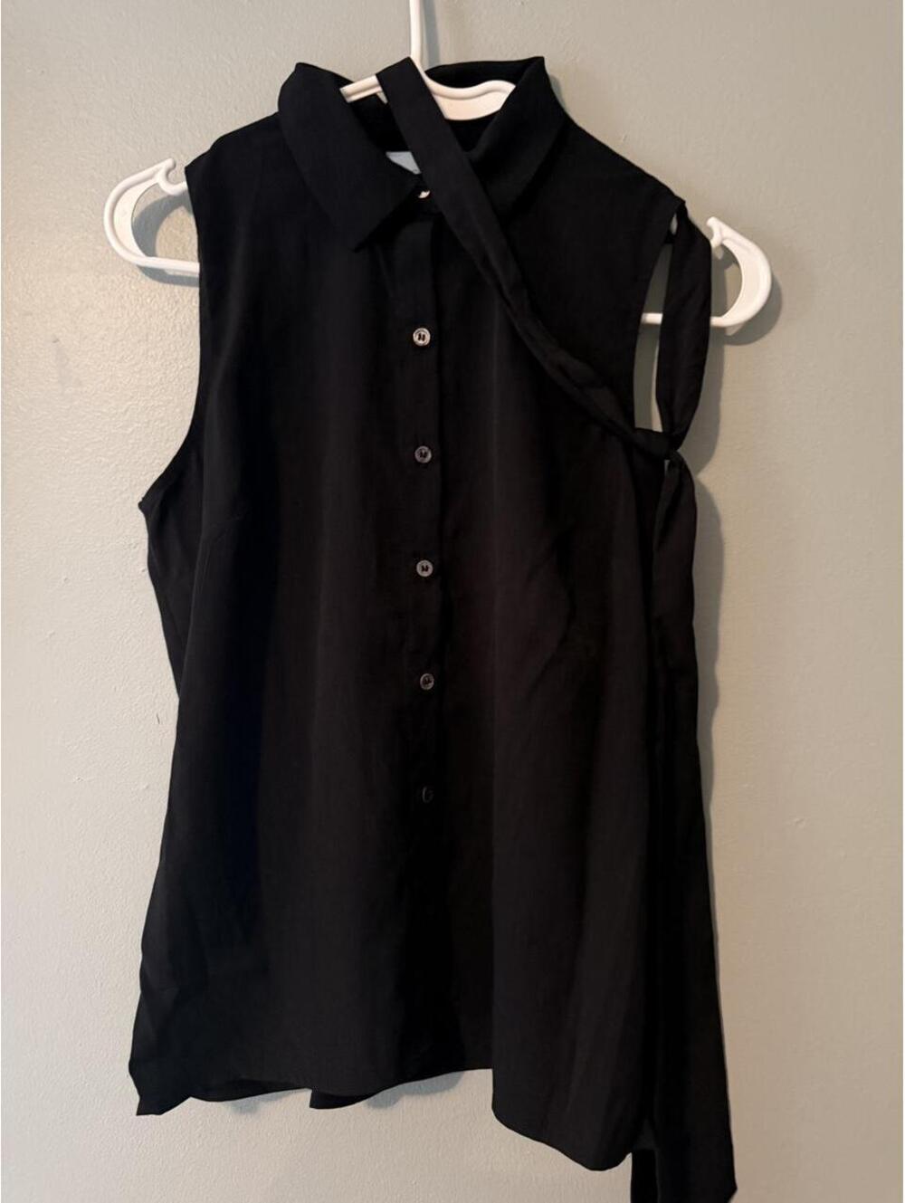 Black CeCe blouse with tie detail, size XS NWT